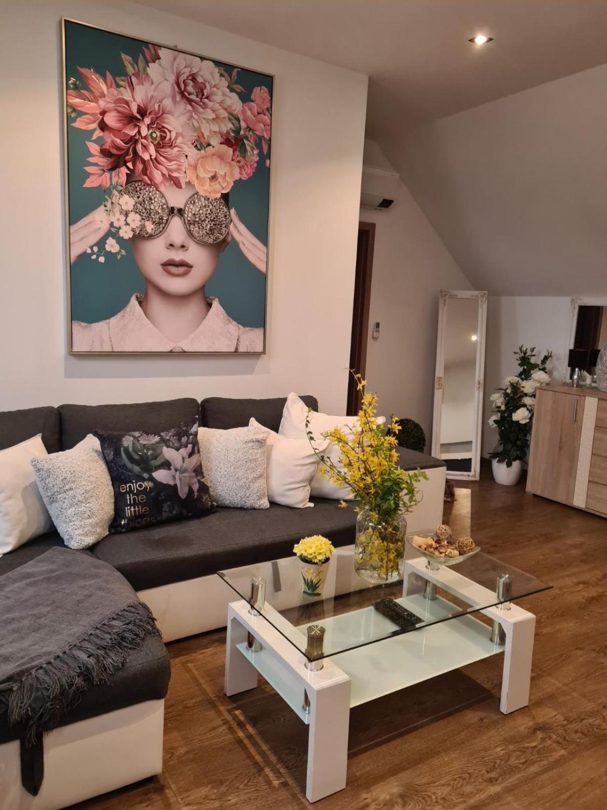 קושיצה Apartment Zvonarska With Parking מראה חיצוני תמונה